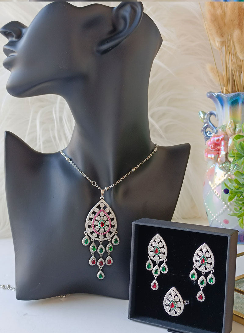 Necklace earring set