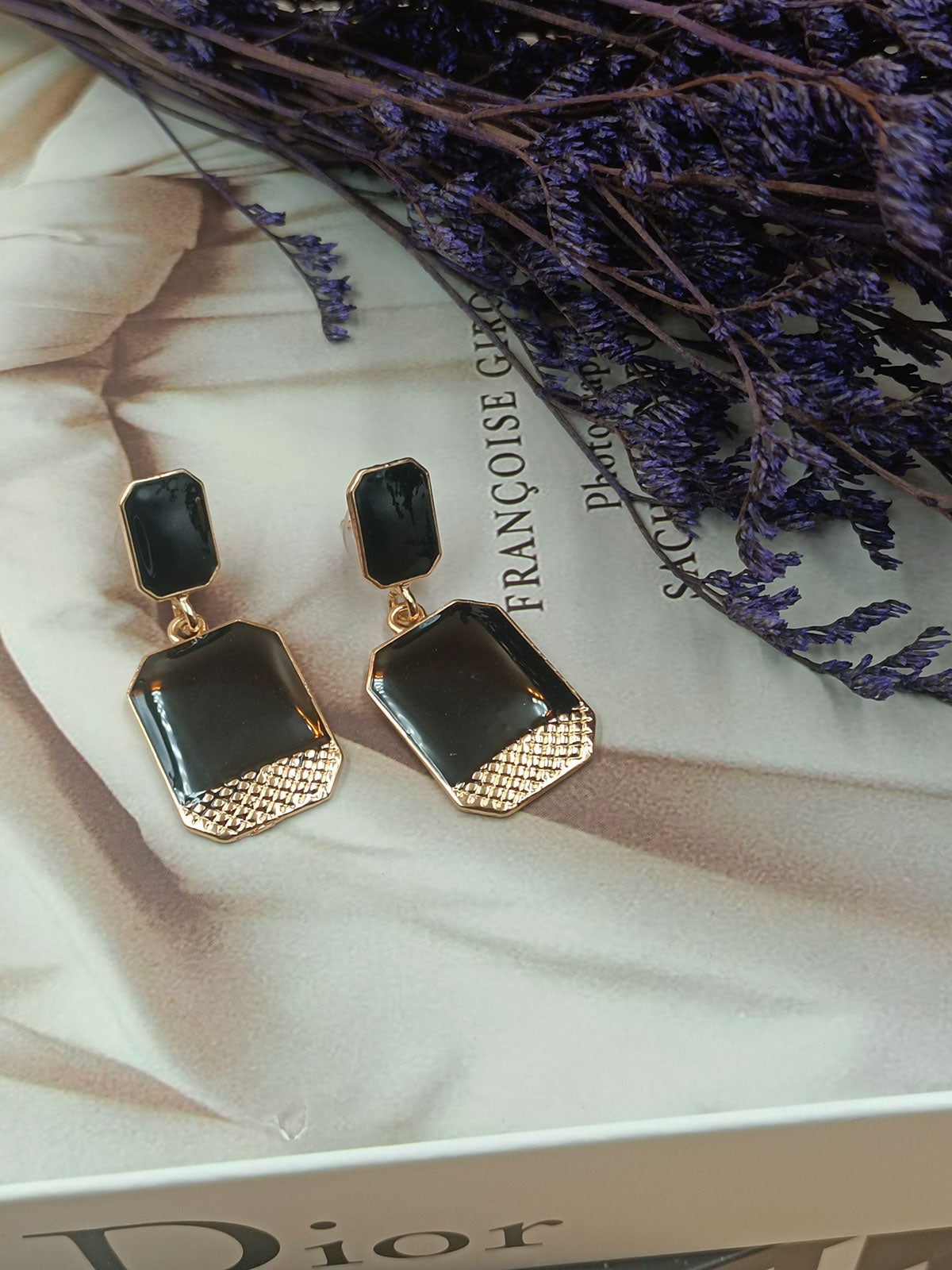 Black modern earrings