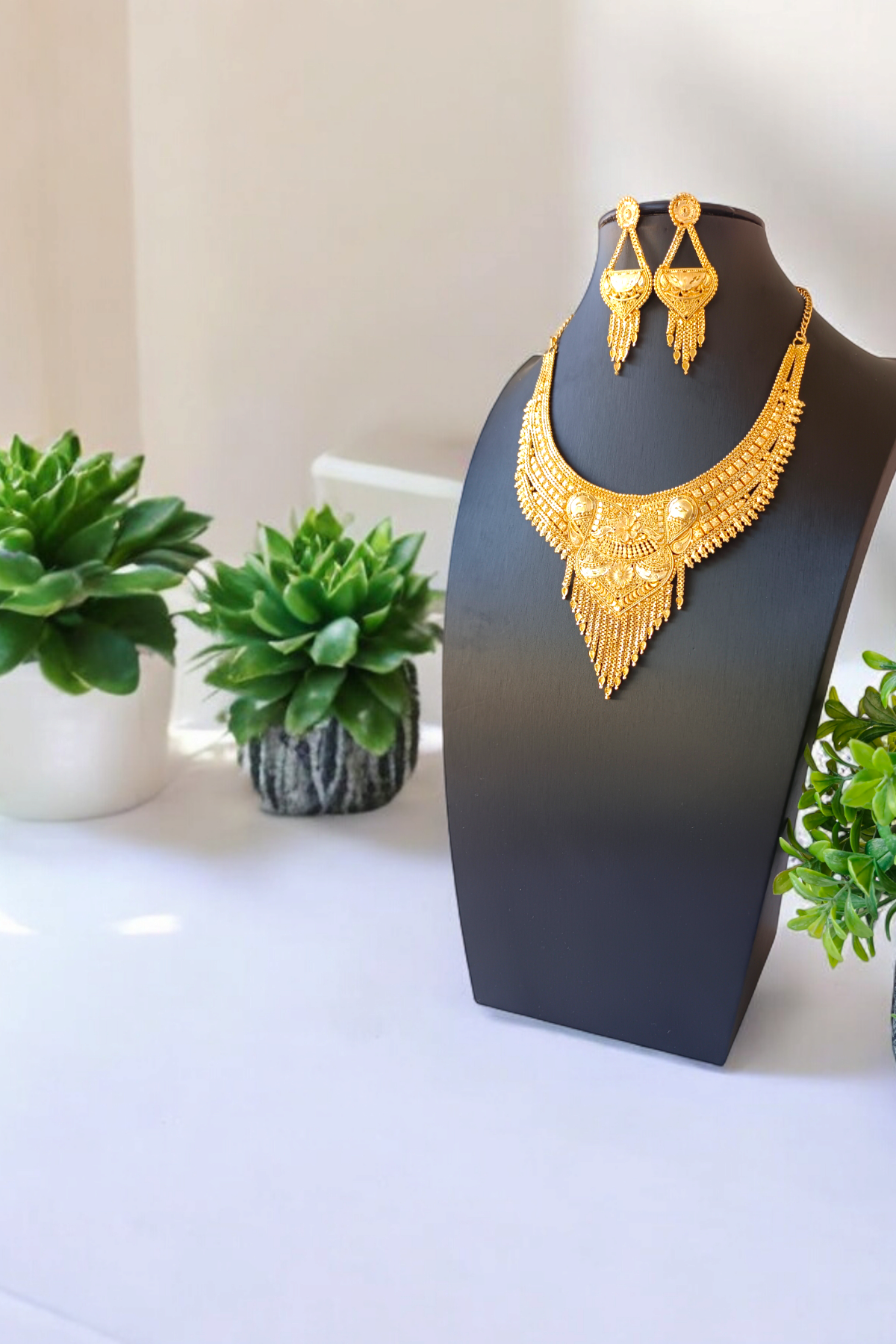 Golden Farya Necklace Set