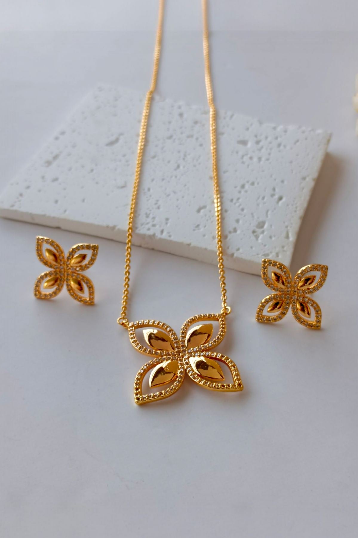 floral pendant set