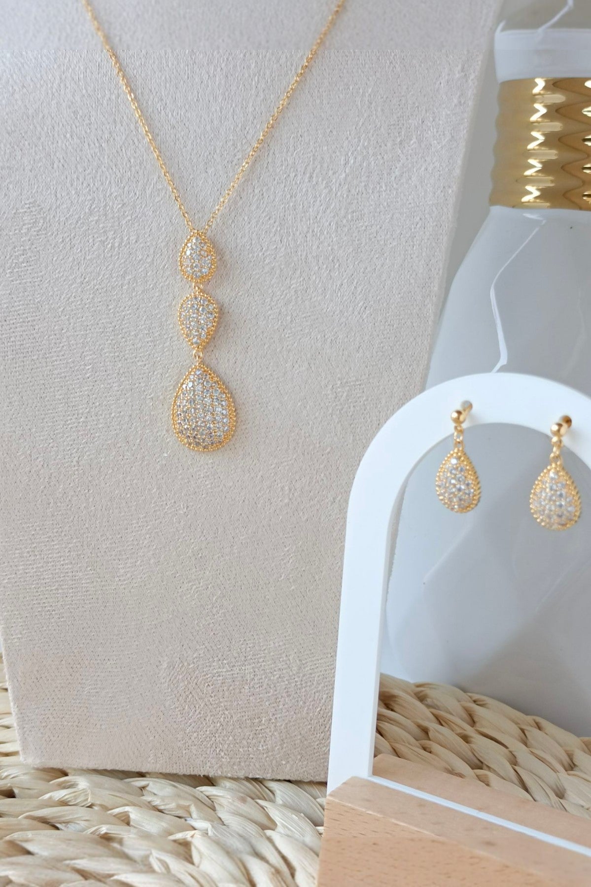 Golden tasneem pendant set