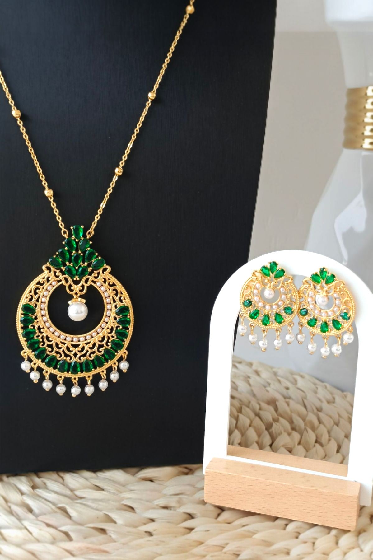 Meena Pendant Set in Emerald