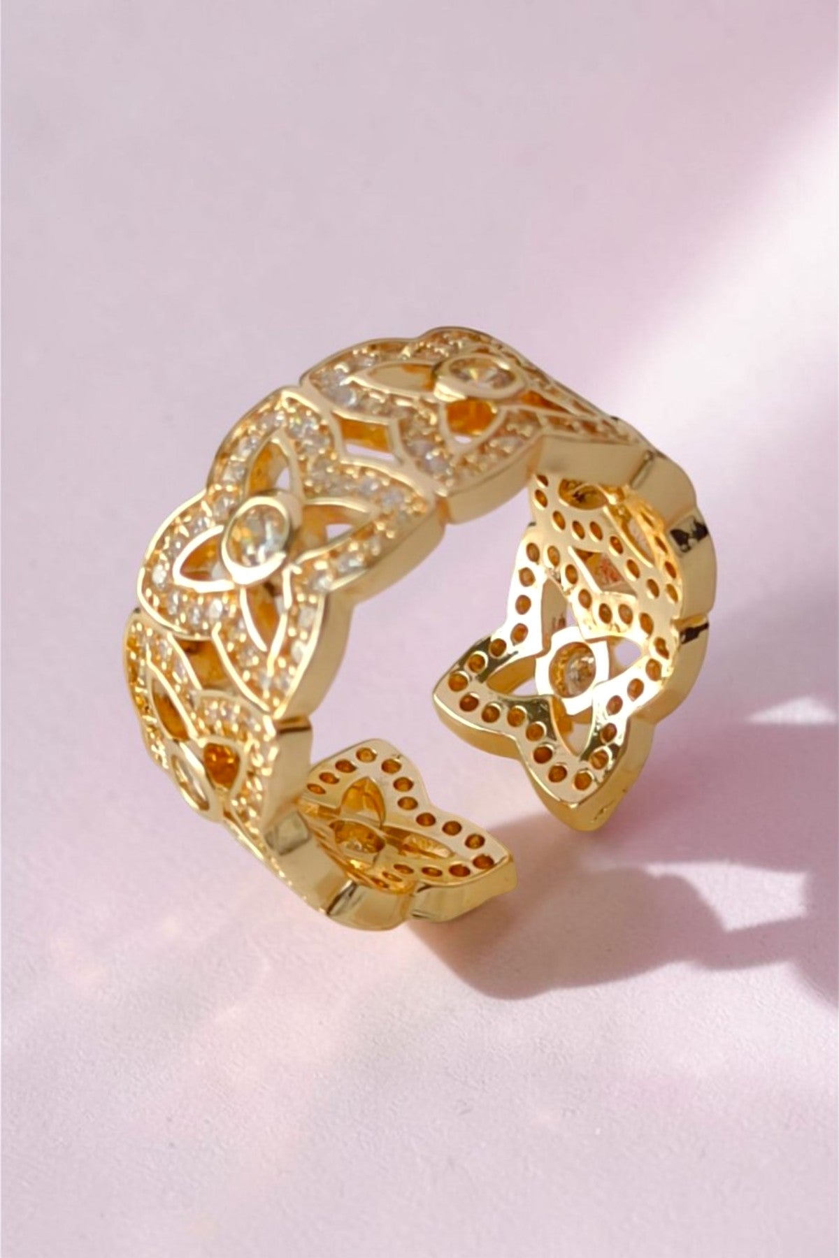 Hala adjustable ring