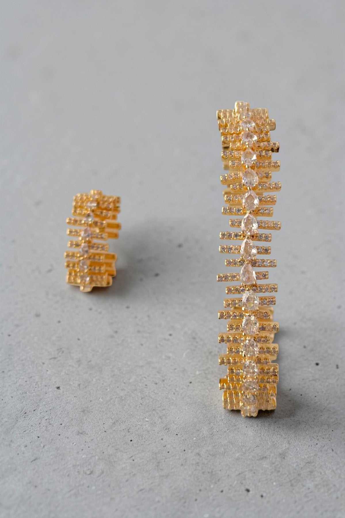 Marwa golden cuff and ring set