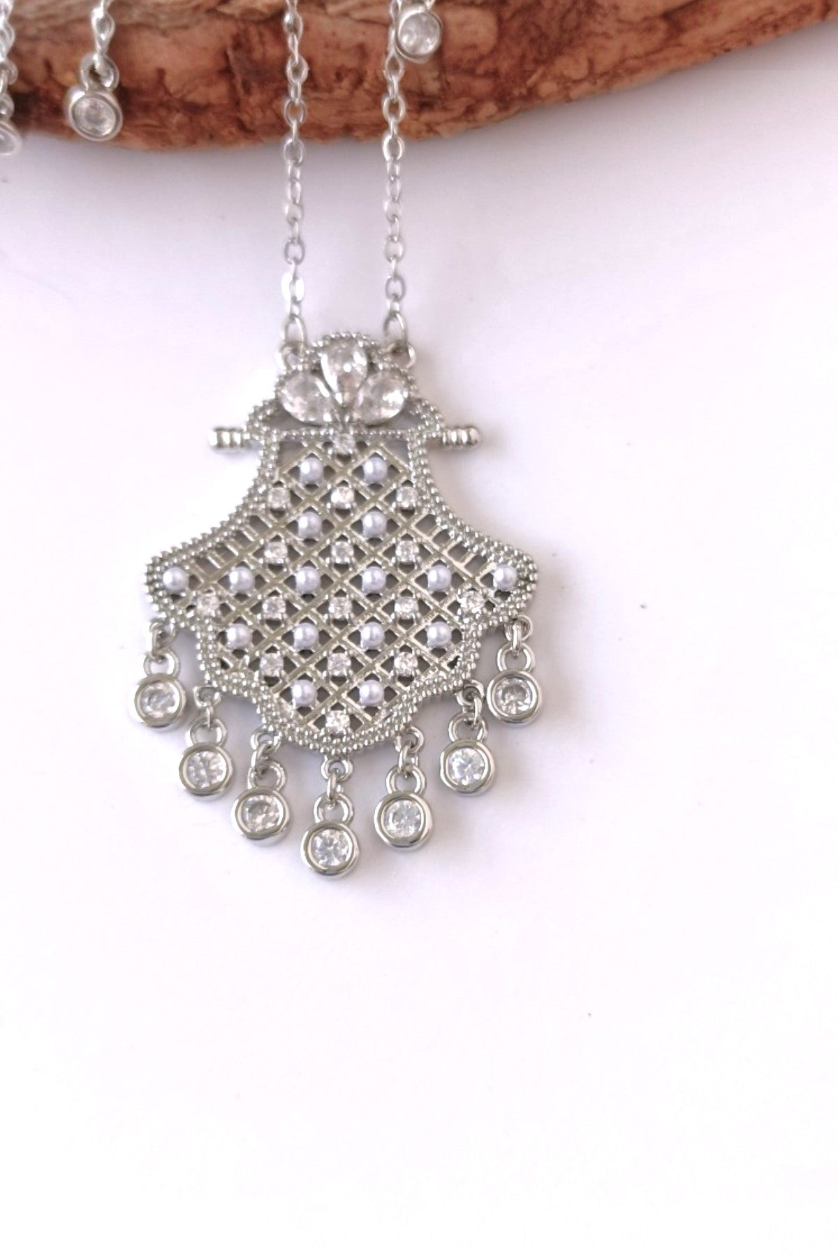 Oula pendant set in silver