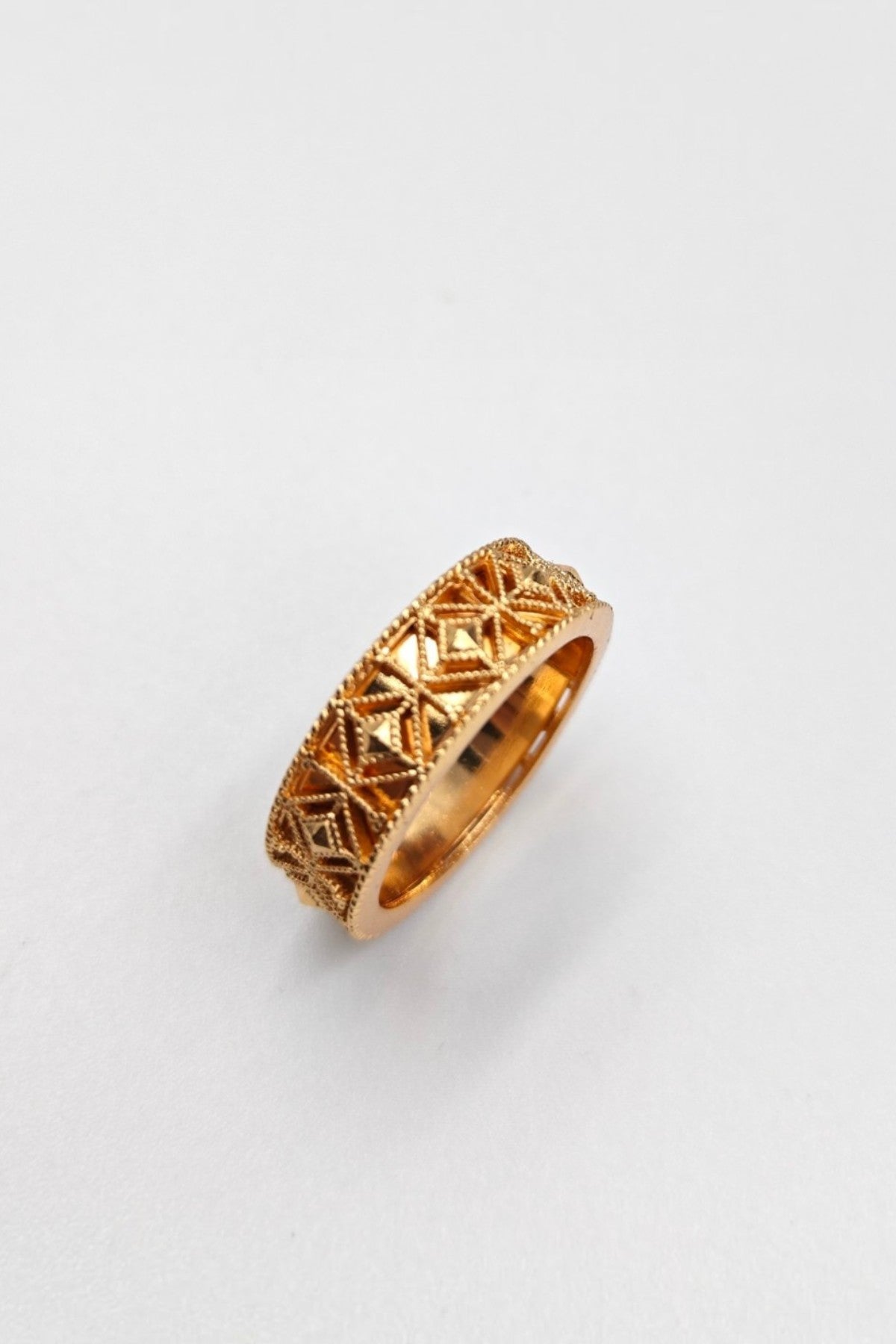 Reem golden ring for women