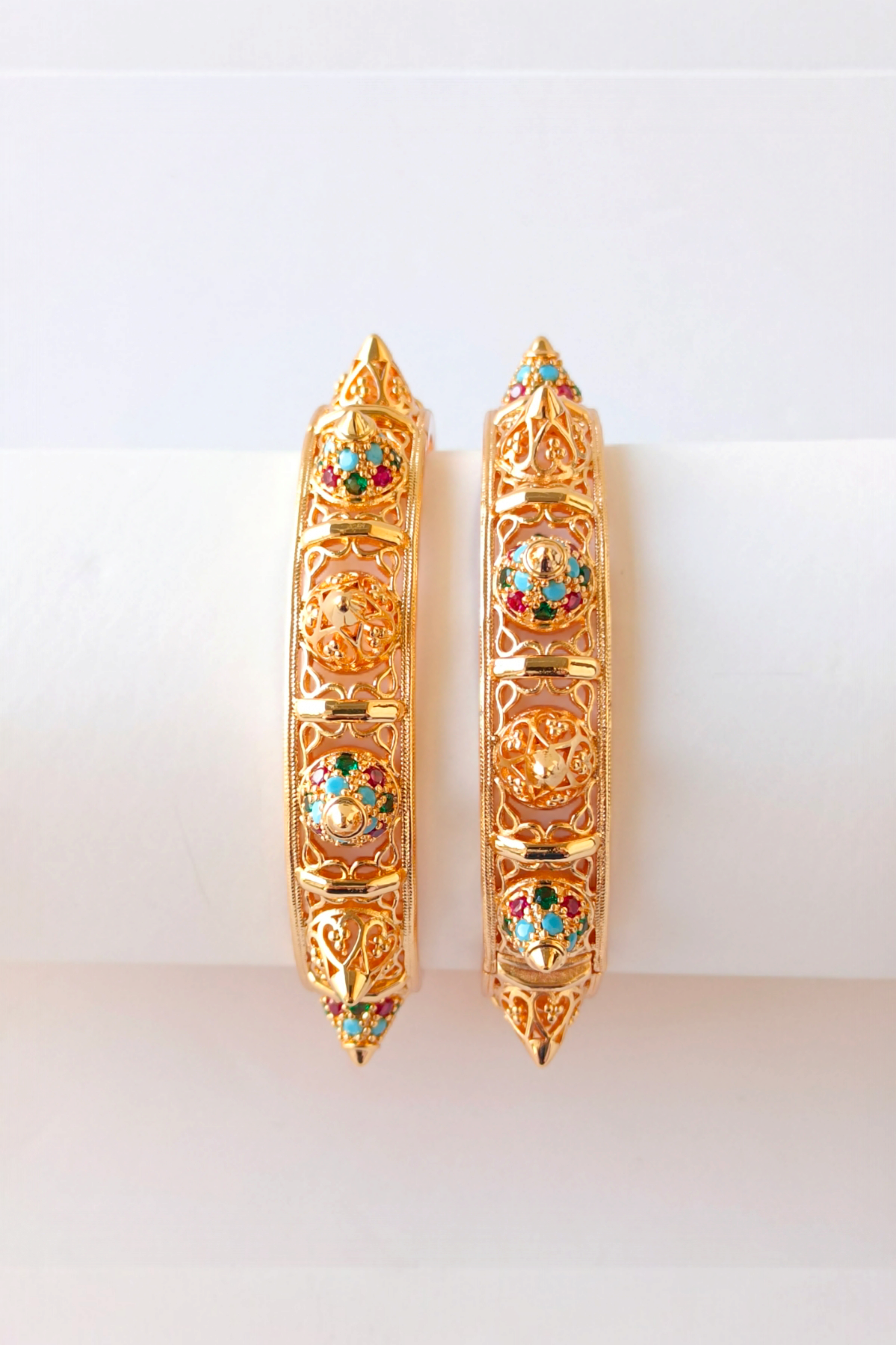 Beautiful Golden Sahar Traditional Bangles set