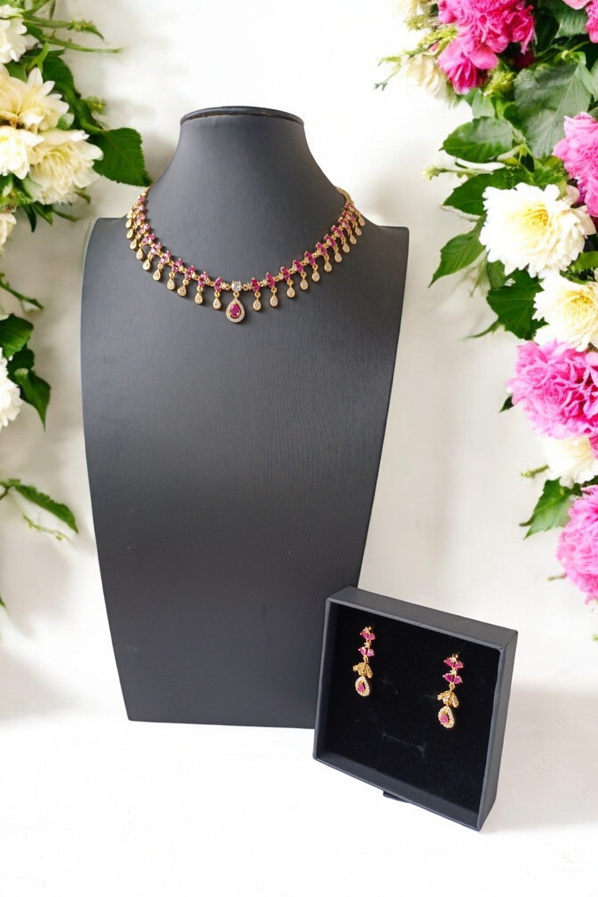 Rohesia Golden Necklace Set