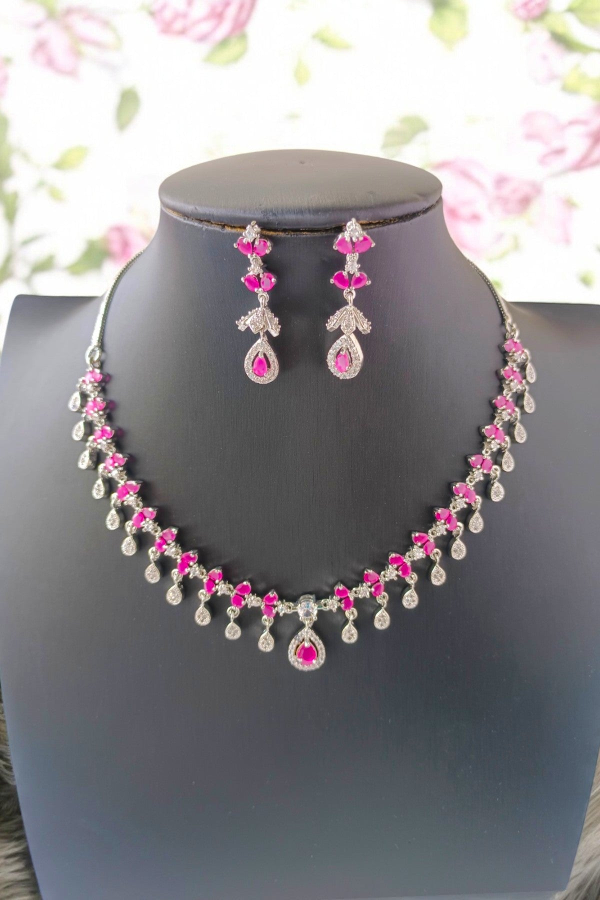 Rohesia Silver Victorian Jewelry Set
