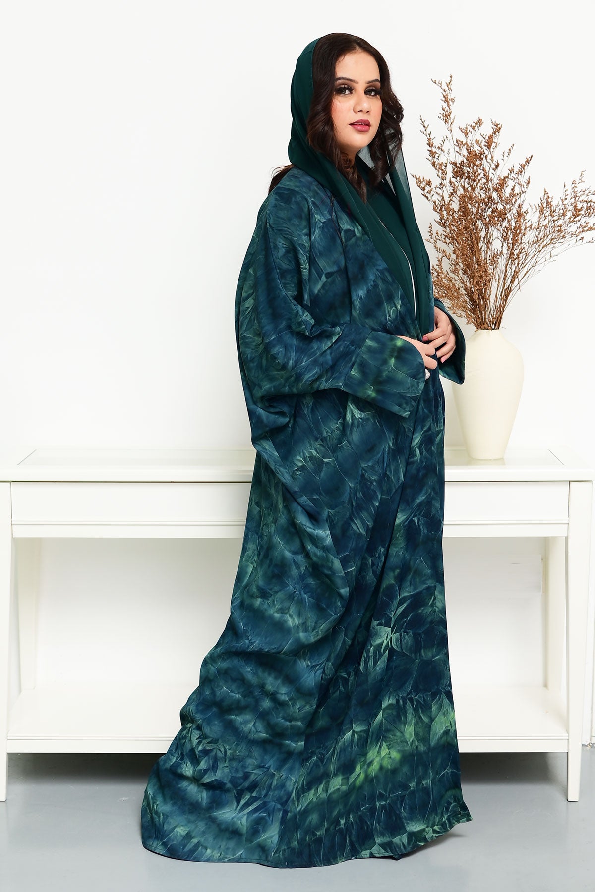 Sea Green Tie-Dye Bahrini Bisht women's Abaya