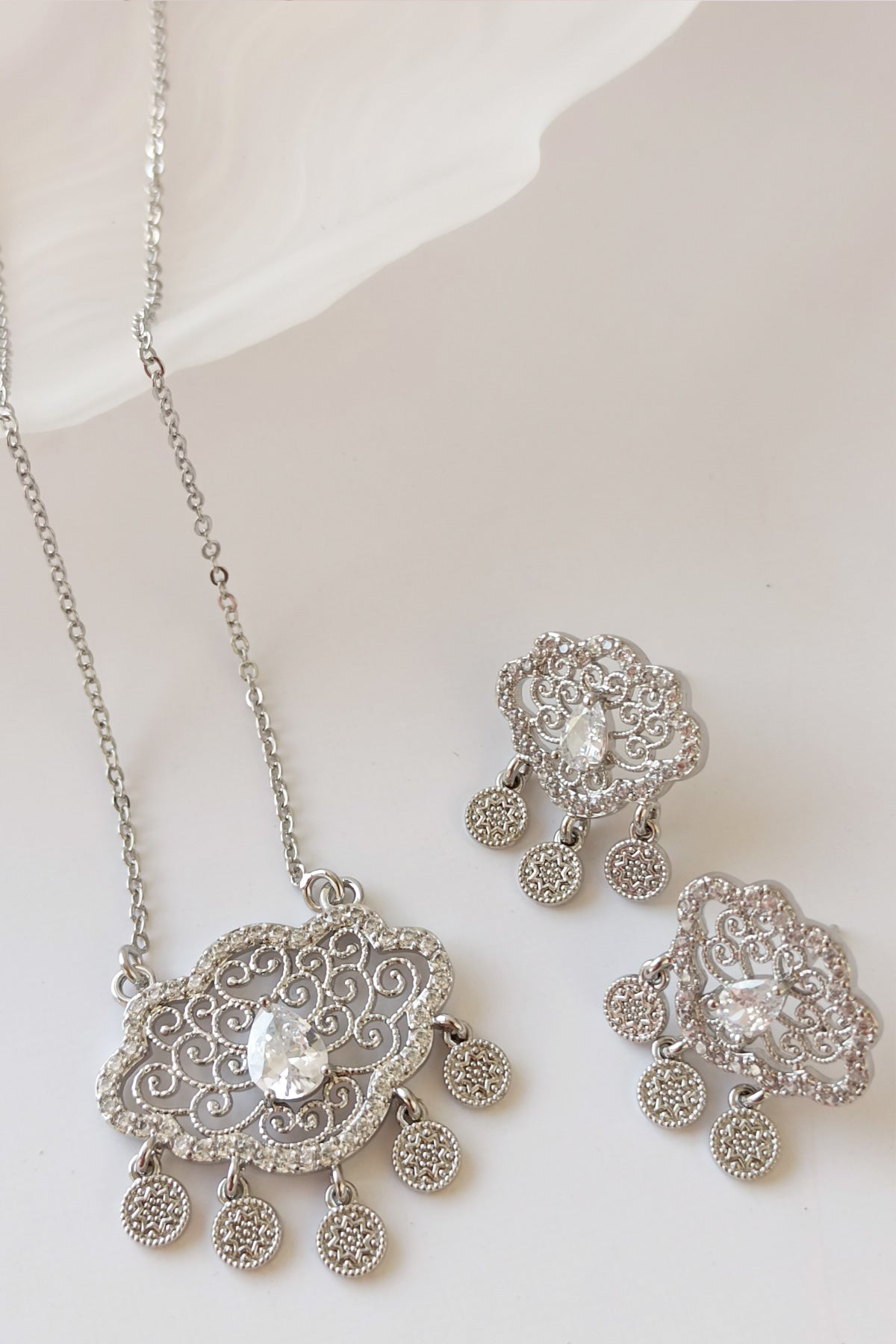 Nima Pendant Set in silver