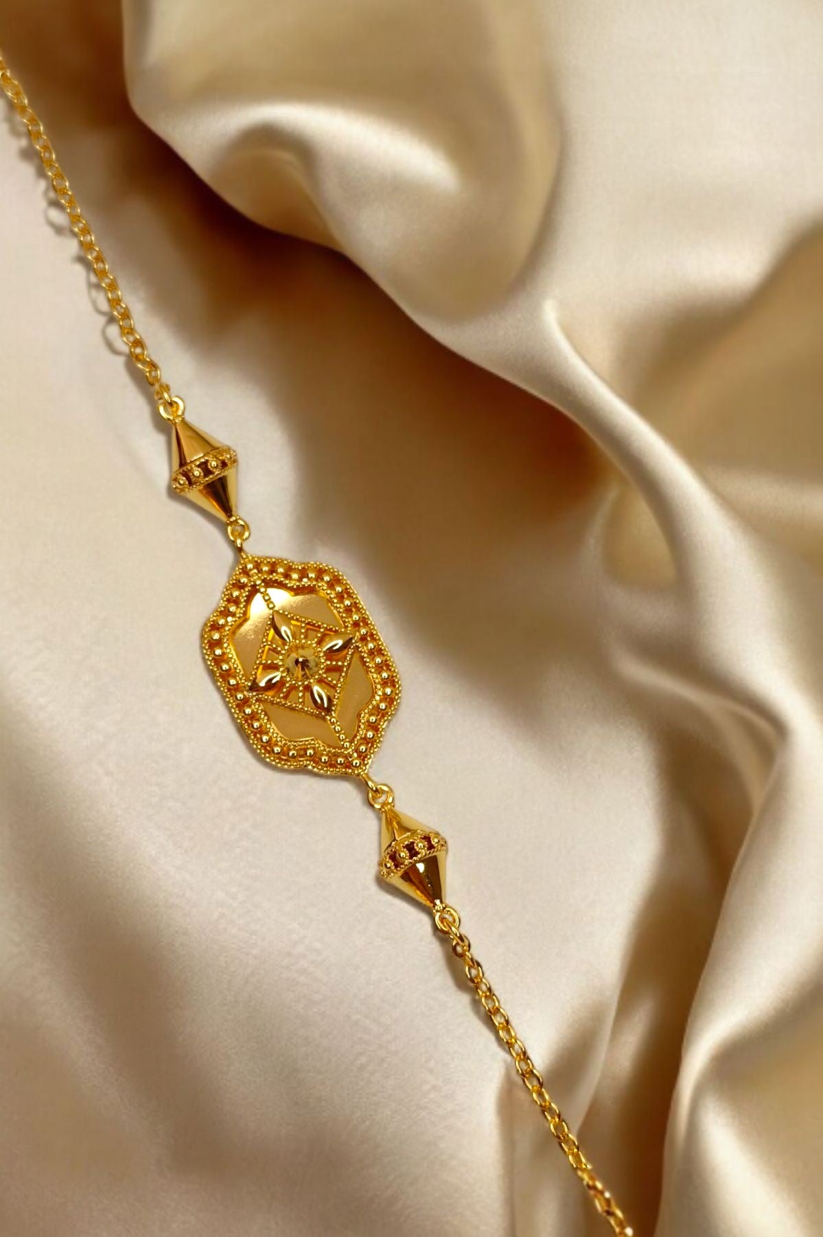 somia golden bracelet