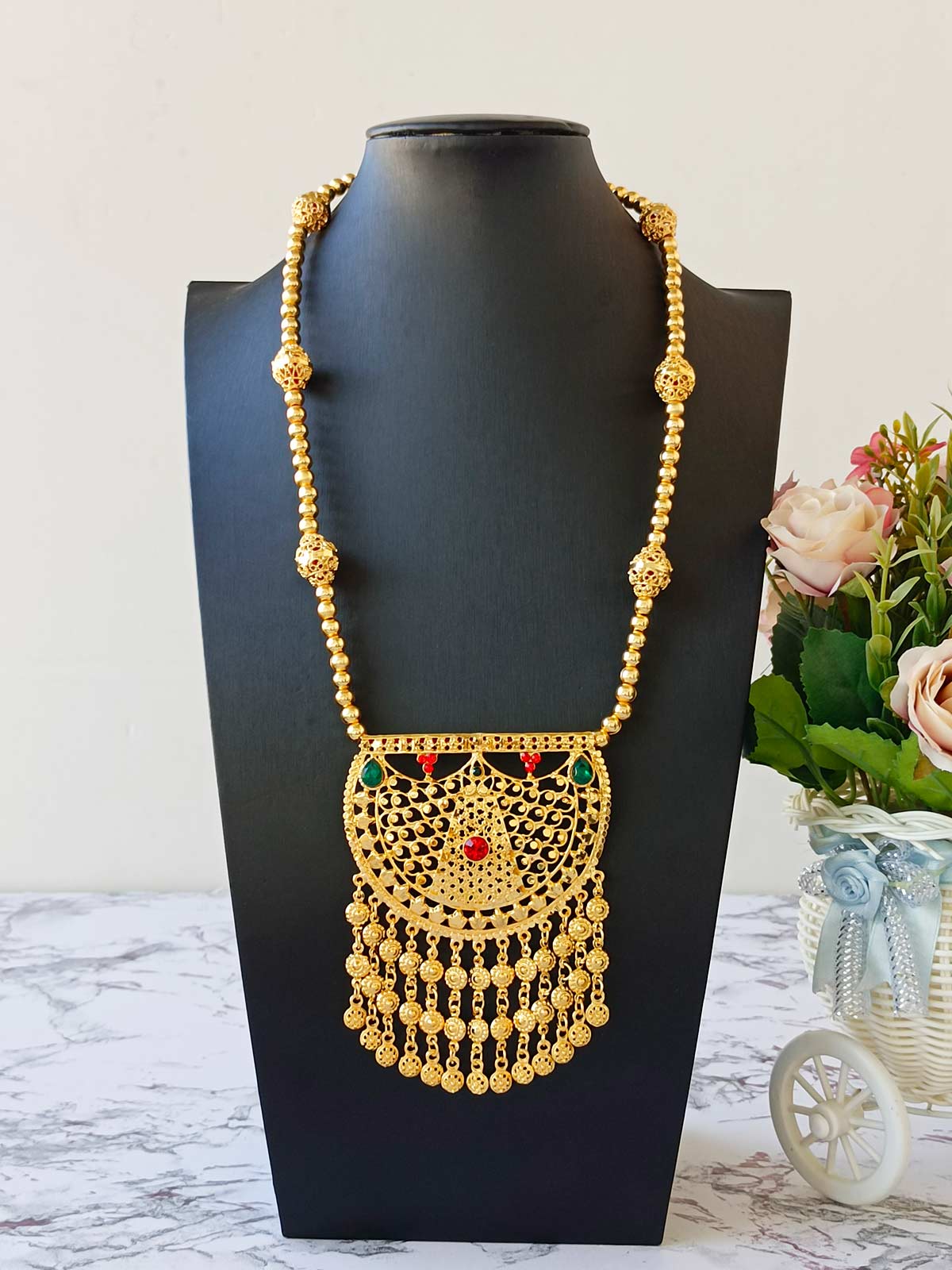 Beautiful Arwa Hilal Necklace Set