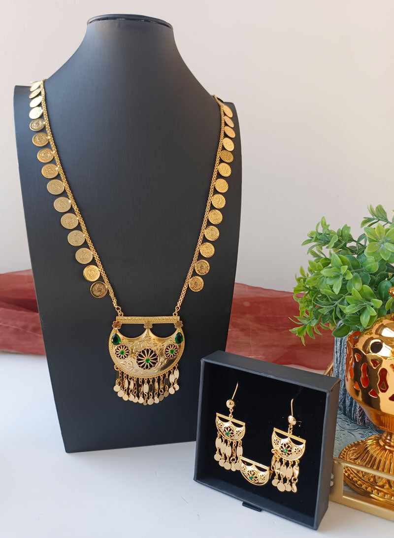 Hana Pendant set golden
