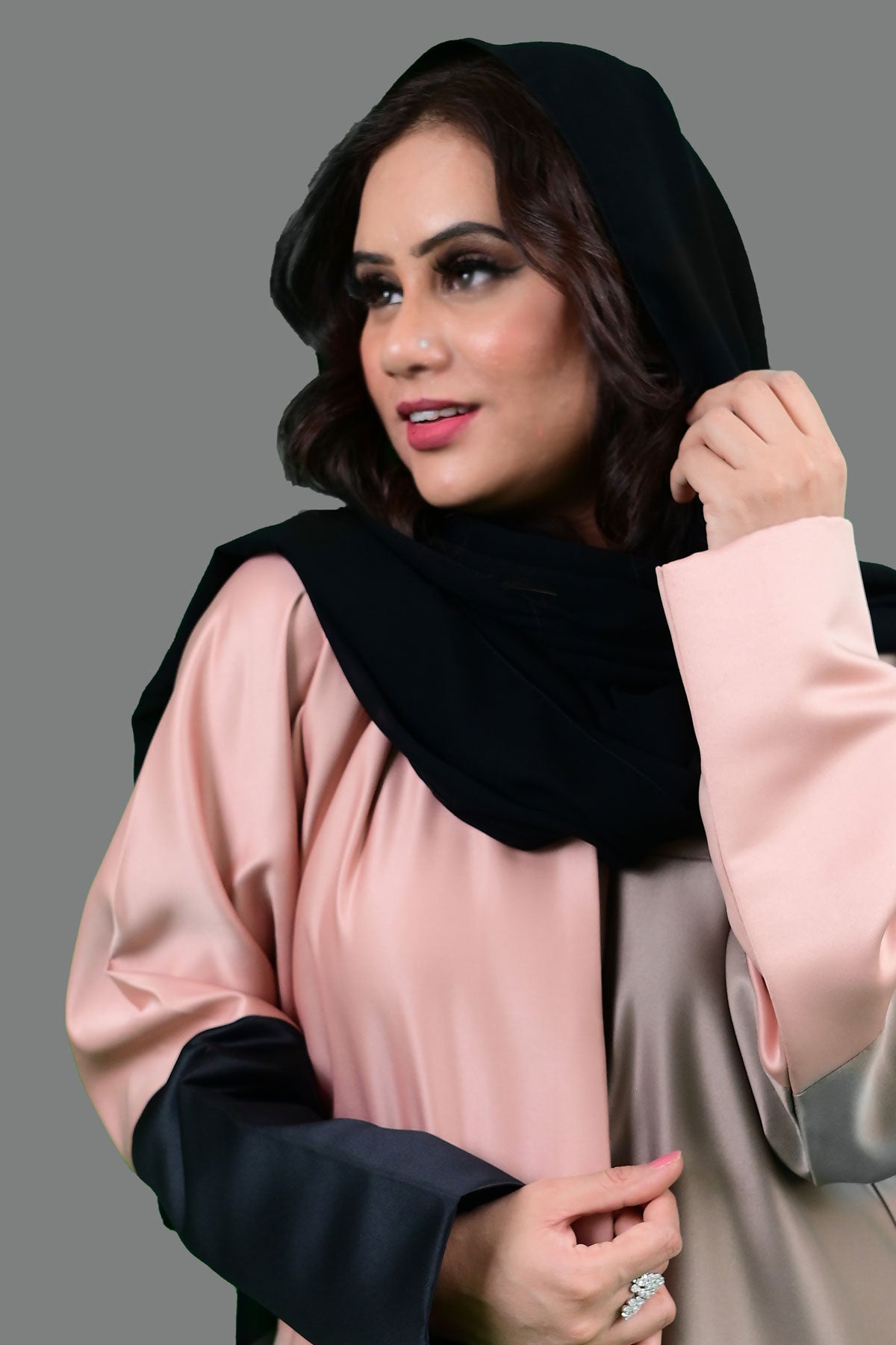 Trendy Color Block Design abaya in Blush, Taupe & Black