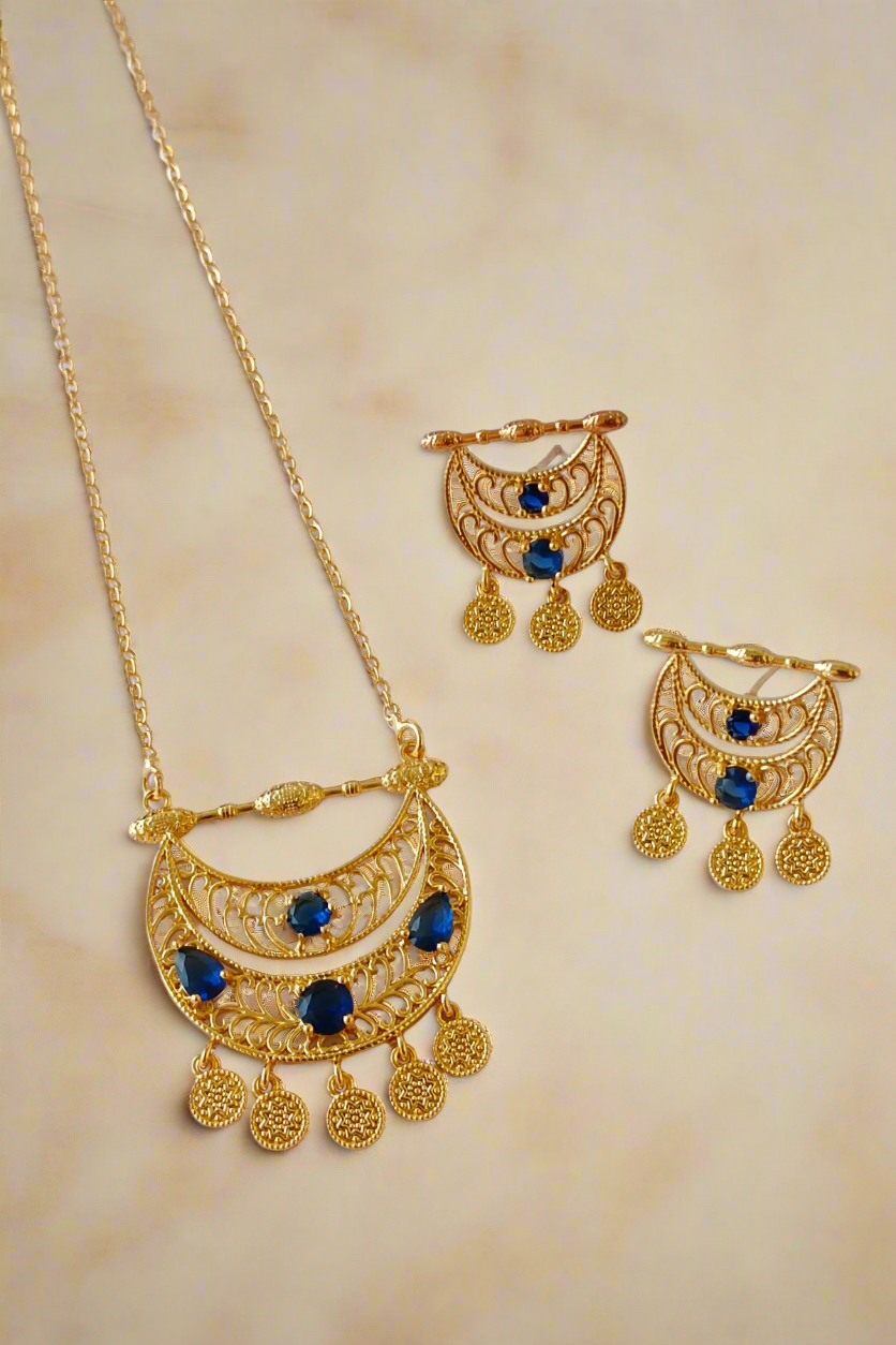Golden pendant set