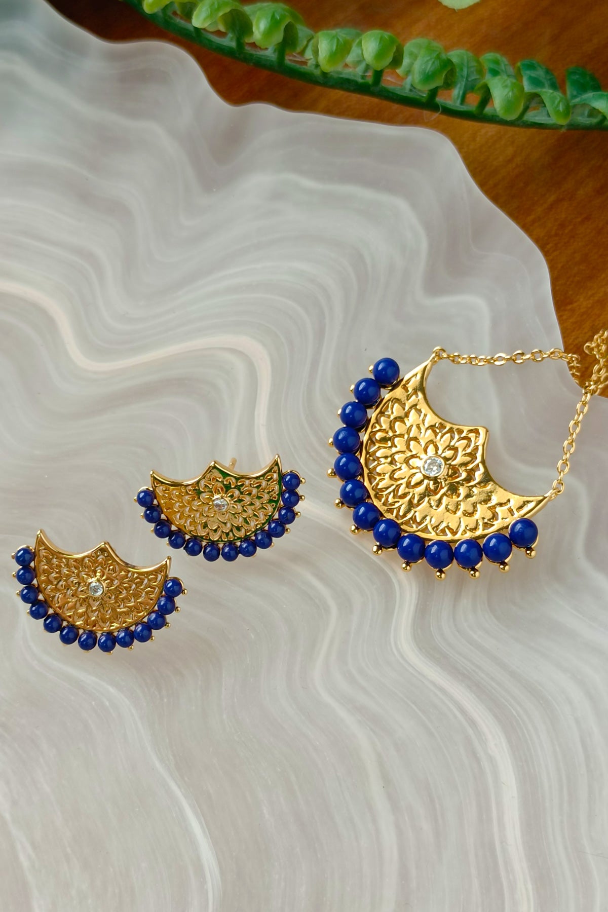 Ihab Pendant Set