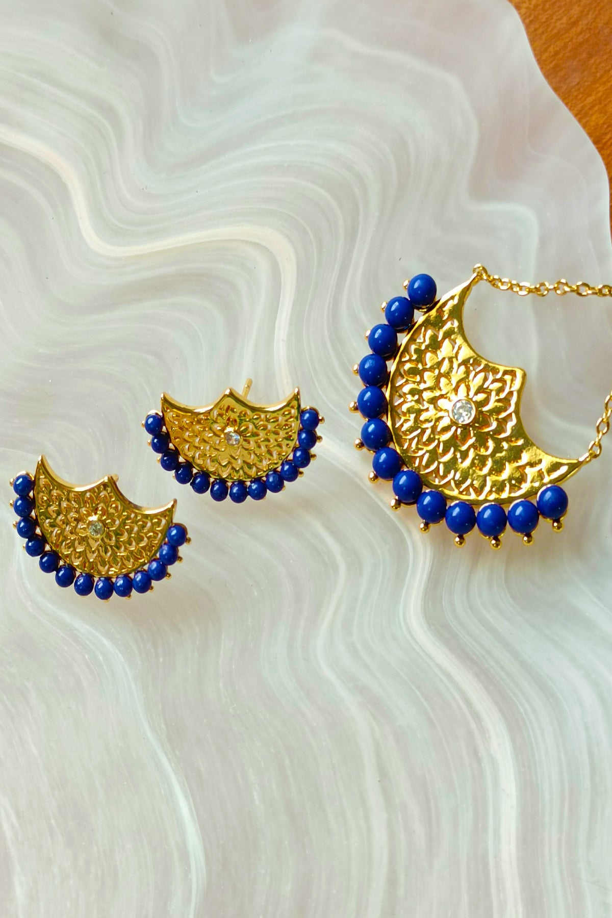 Ihab Pendant Set