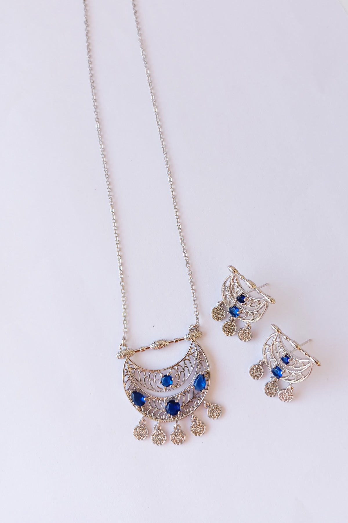 Long chain pendant set