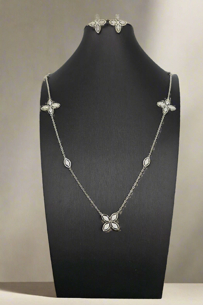 Flower pendant set with crystals