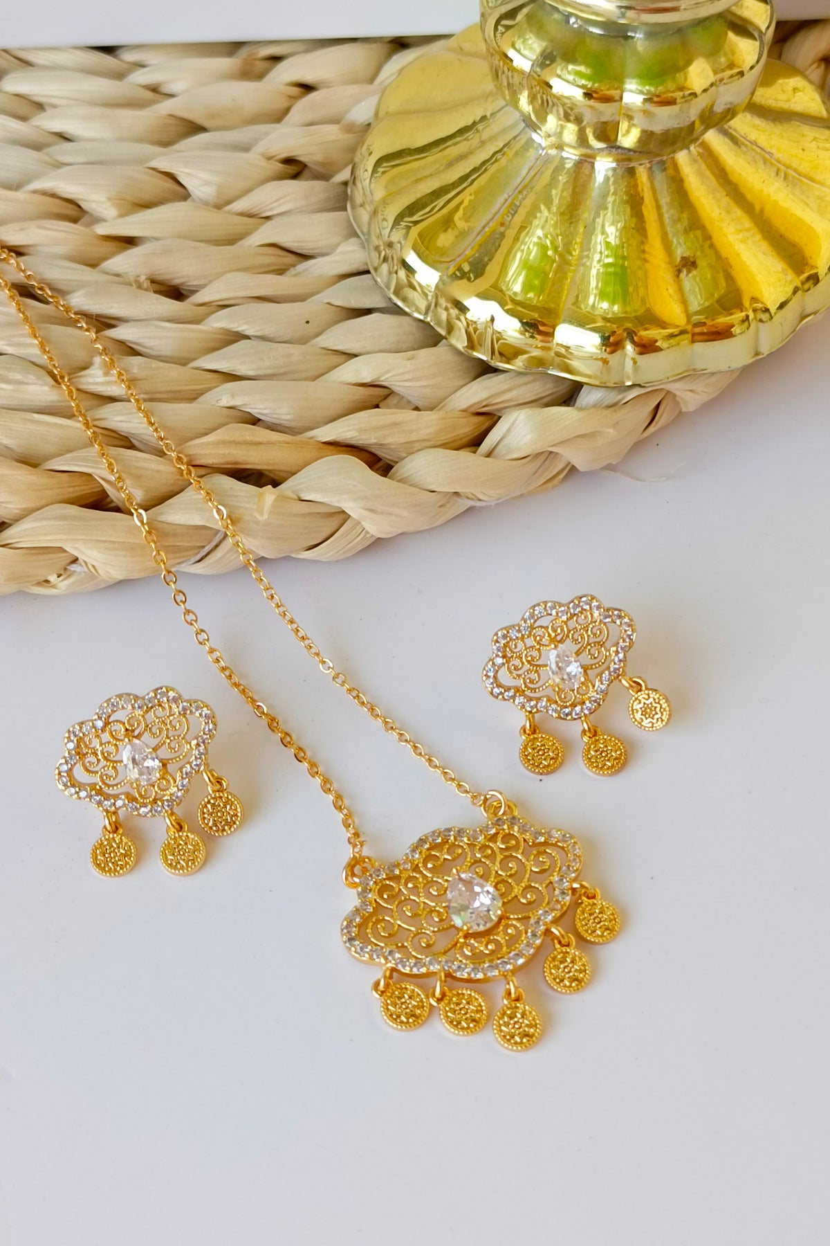 Nima Pendant Set in golden