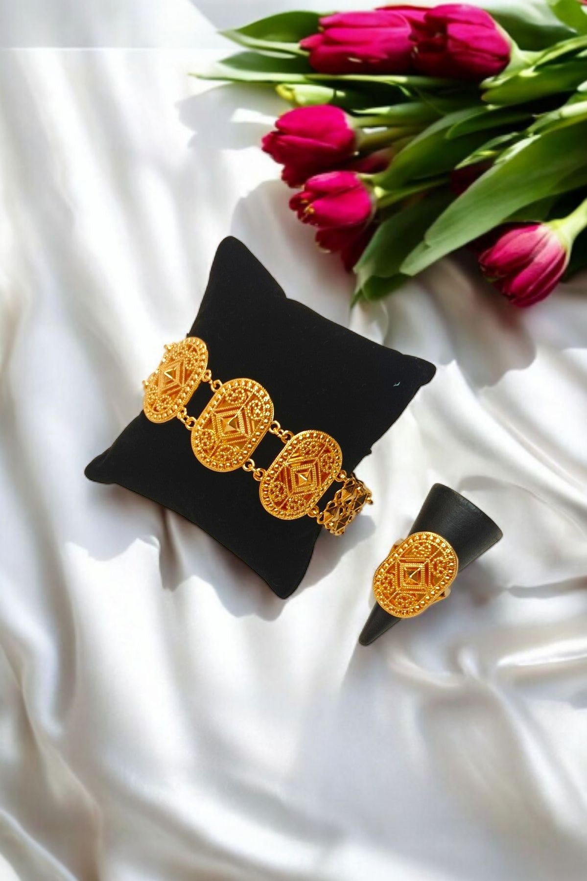 GOLDEN bracelet with ring nora