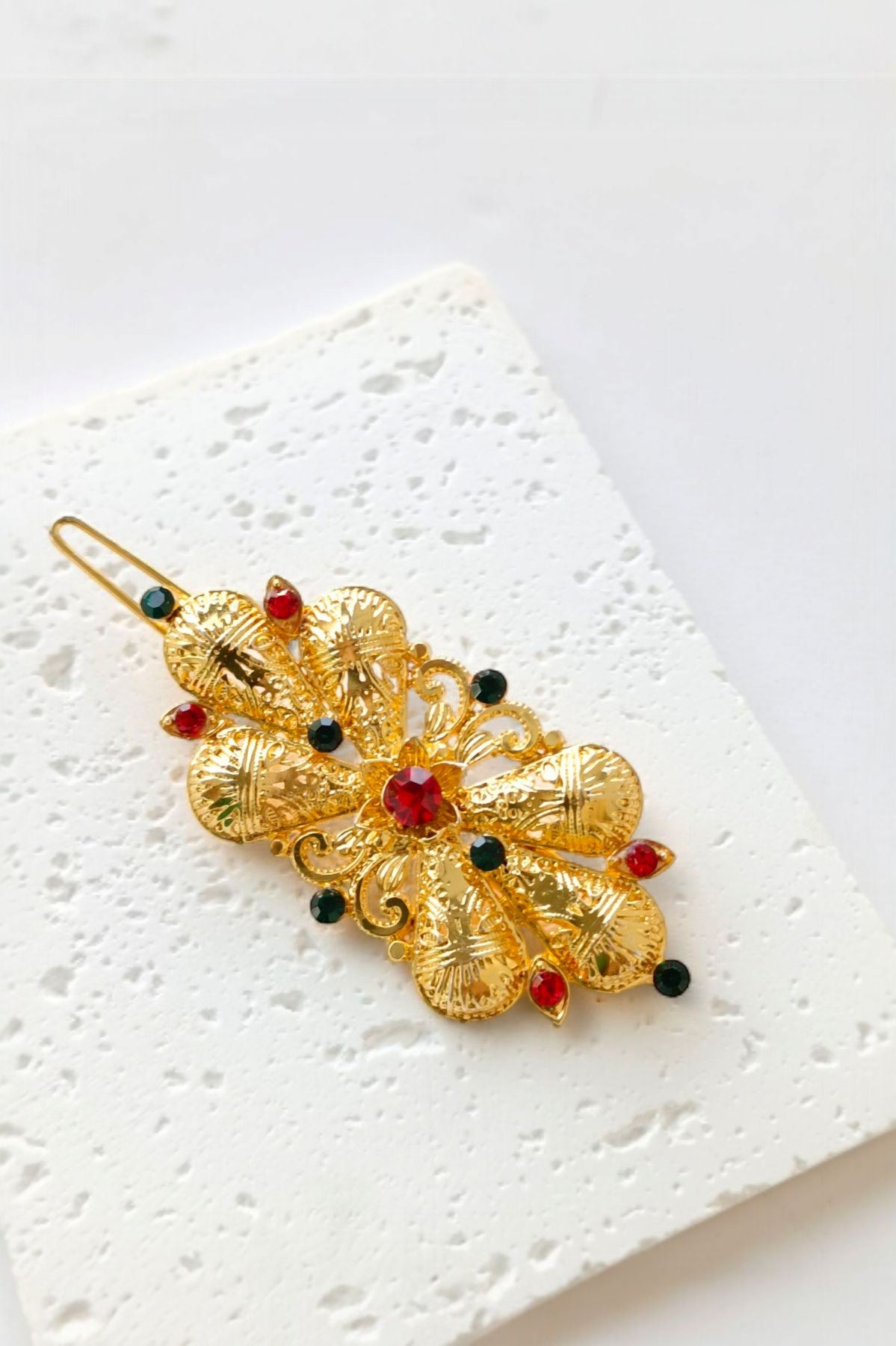hadia hair clips