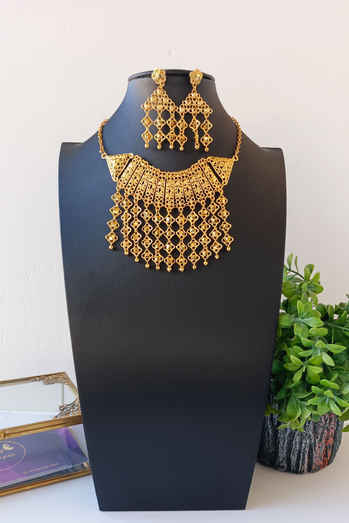 Golden Nurul Necklace Set