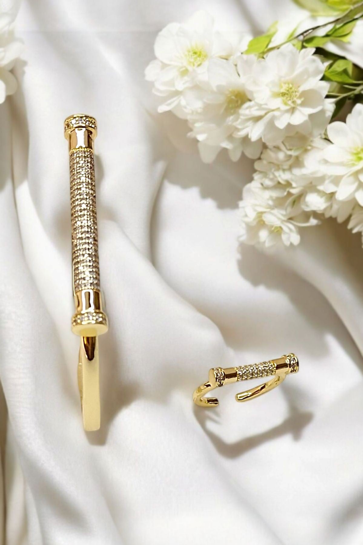 light golden bracelet set