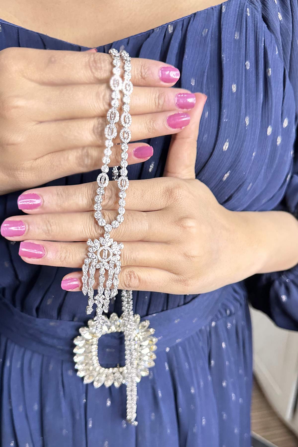 Hoorain AD Pendant Set