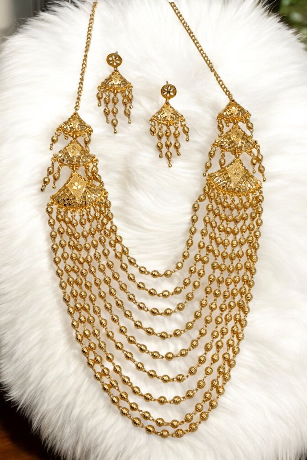 Haniya Jewelry Set in Golden