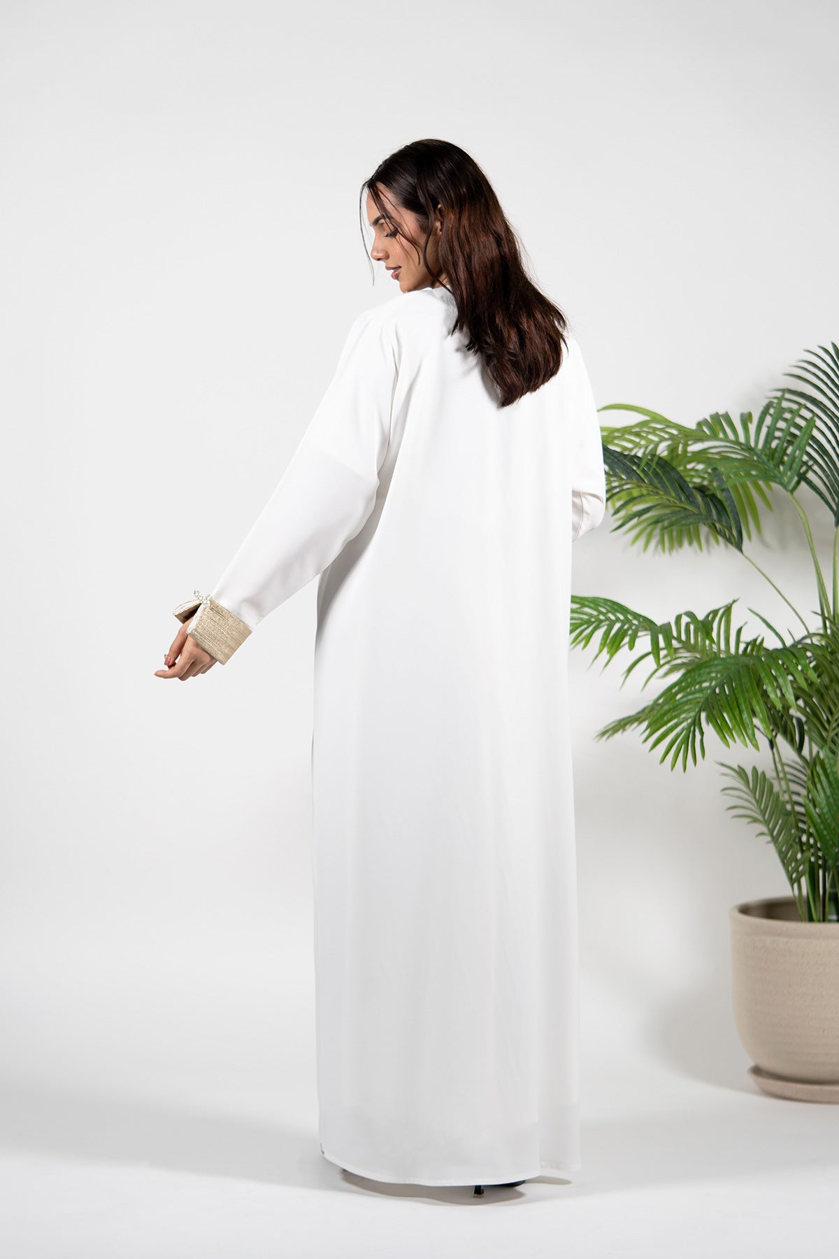 Embroidered bisht women's abaya with inner dress