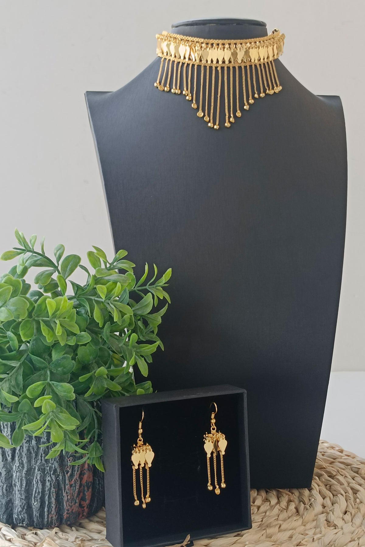 Artificial Murtasa Set in Golden