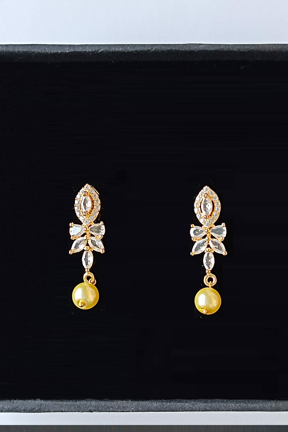 Rukiya Pearl Necklace Set