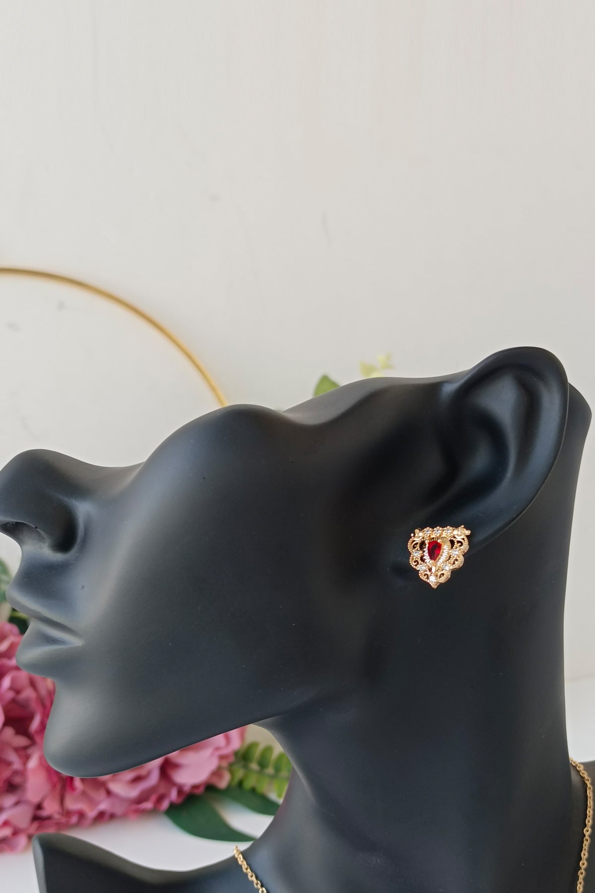 Abeer Golden Traditional Pendant Set