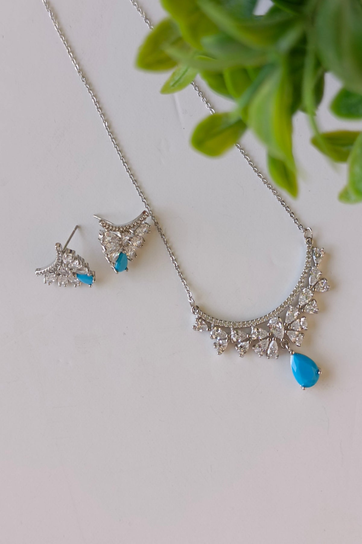silver mumina pendant set