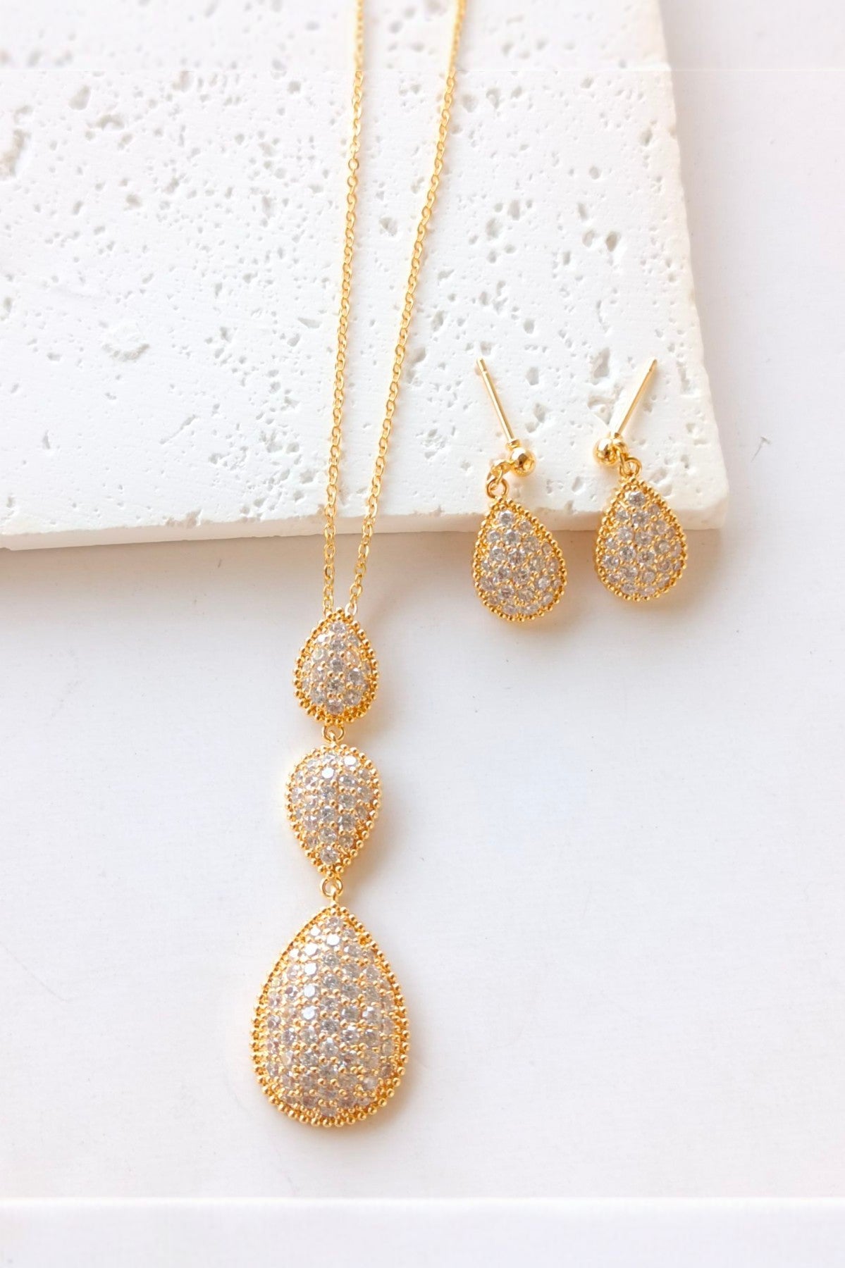 tear drop pendant set