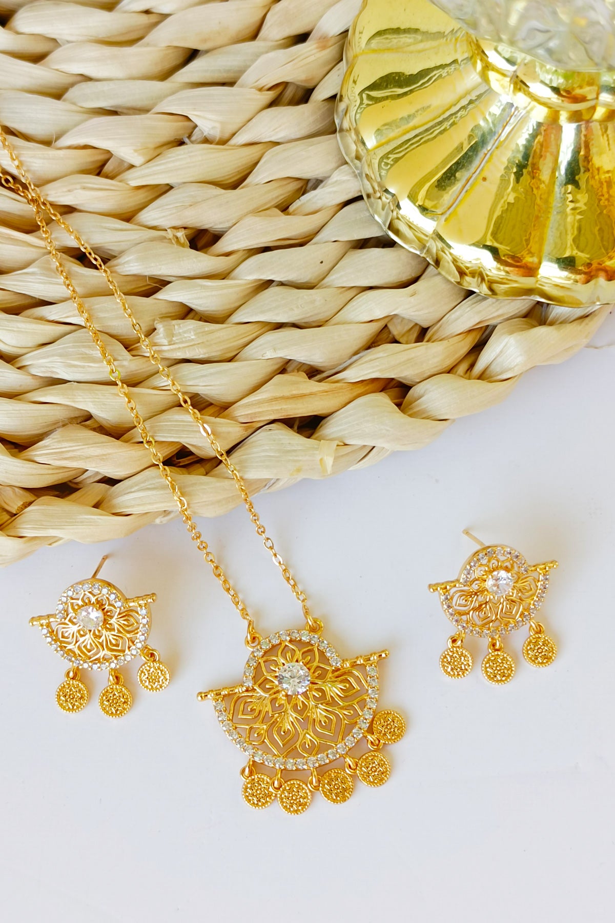 Pendant set