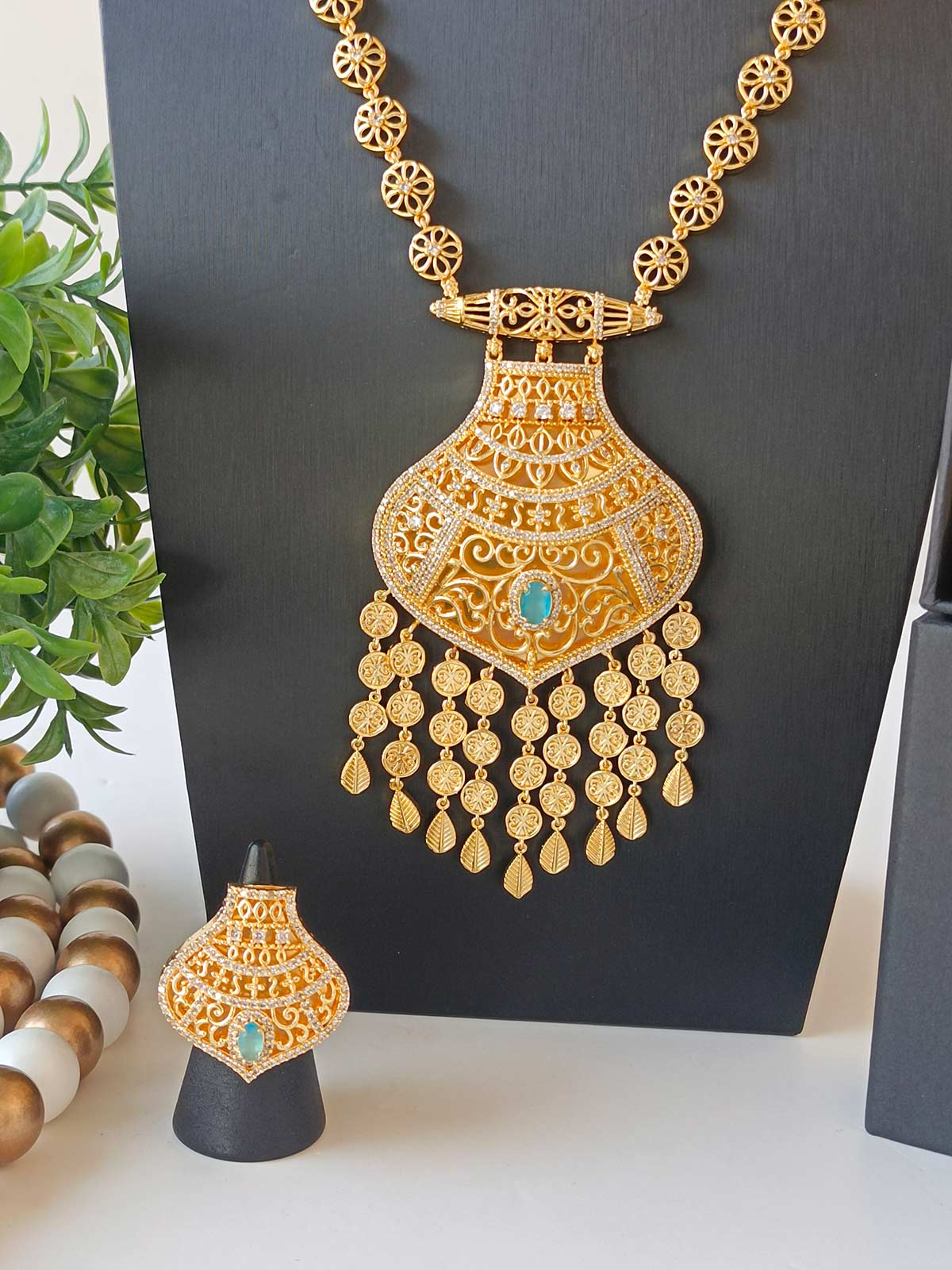 Gold necklace set for women