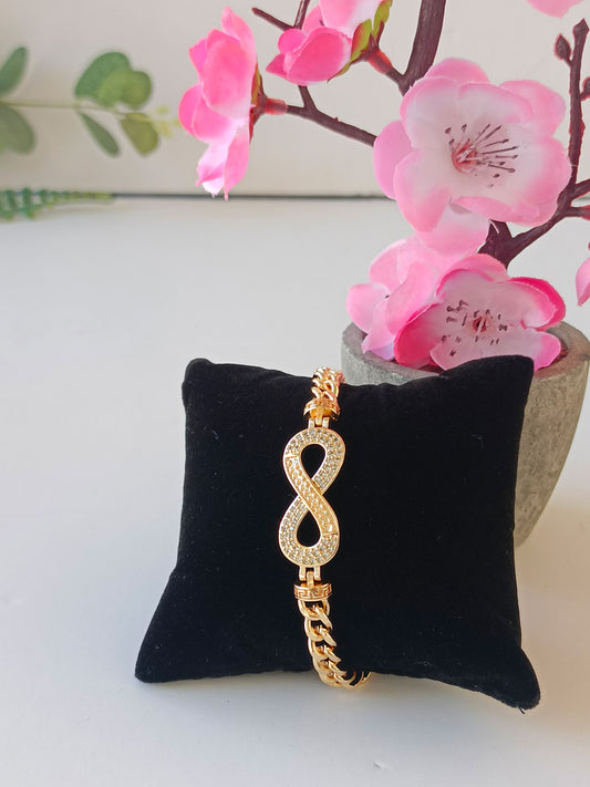 Infinity Bracelet in Gold