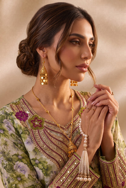 Ayla Golden Pendant Necklace Set