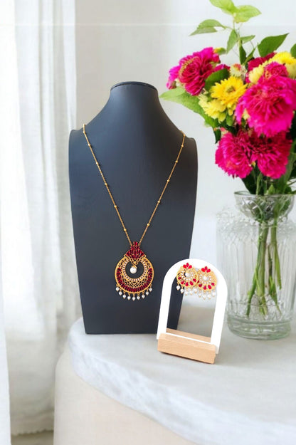 Meena Pendant Set in Ruby