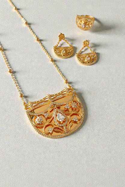 Saliha Necklace Set in Golden