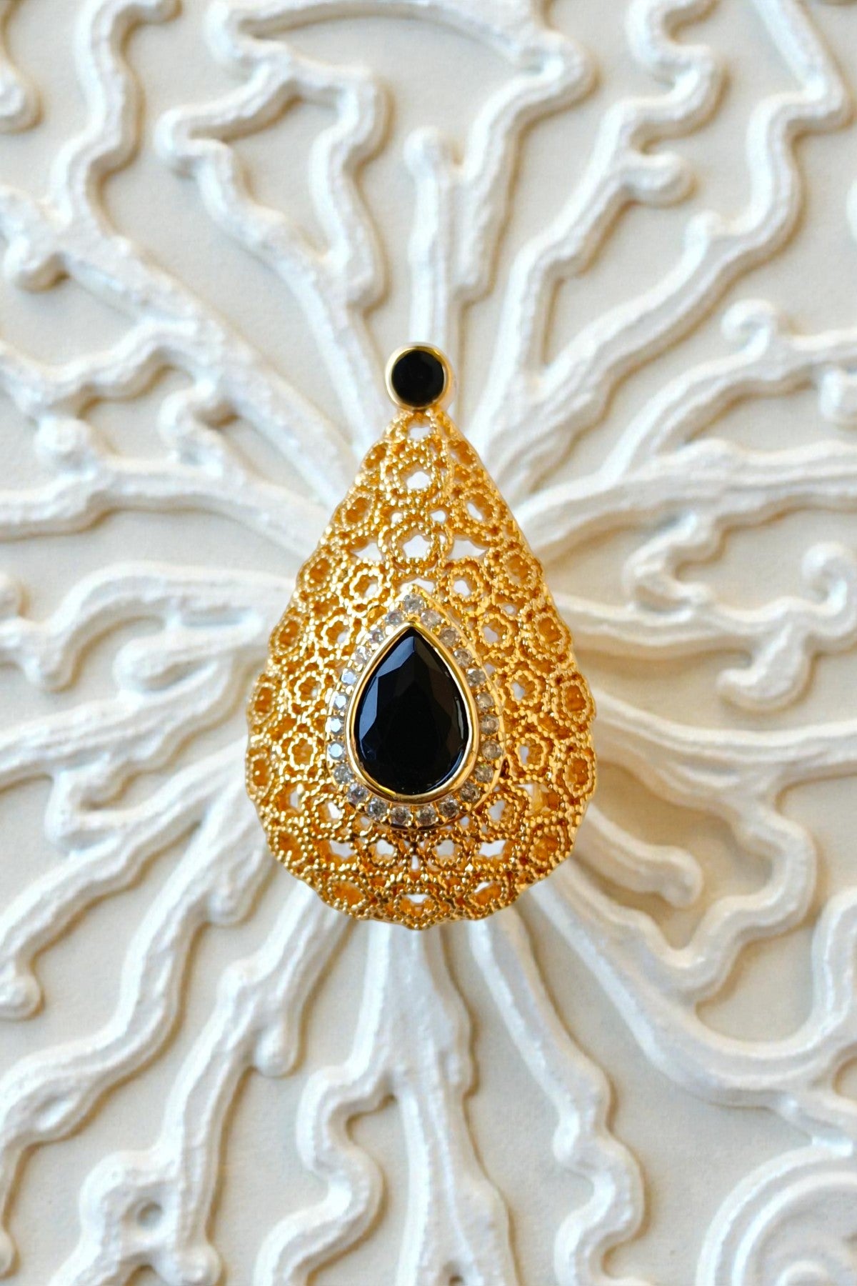 Teardrop Black Stone Filigree Statement Ring