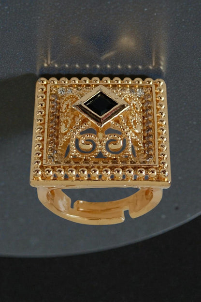 Alia square adjustable ring in black