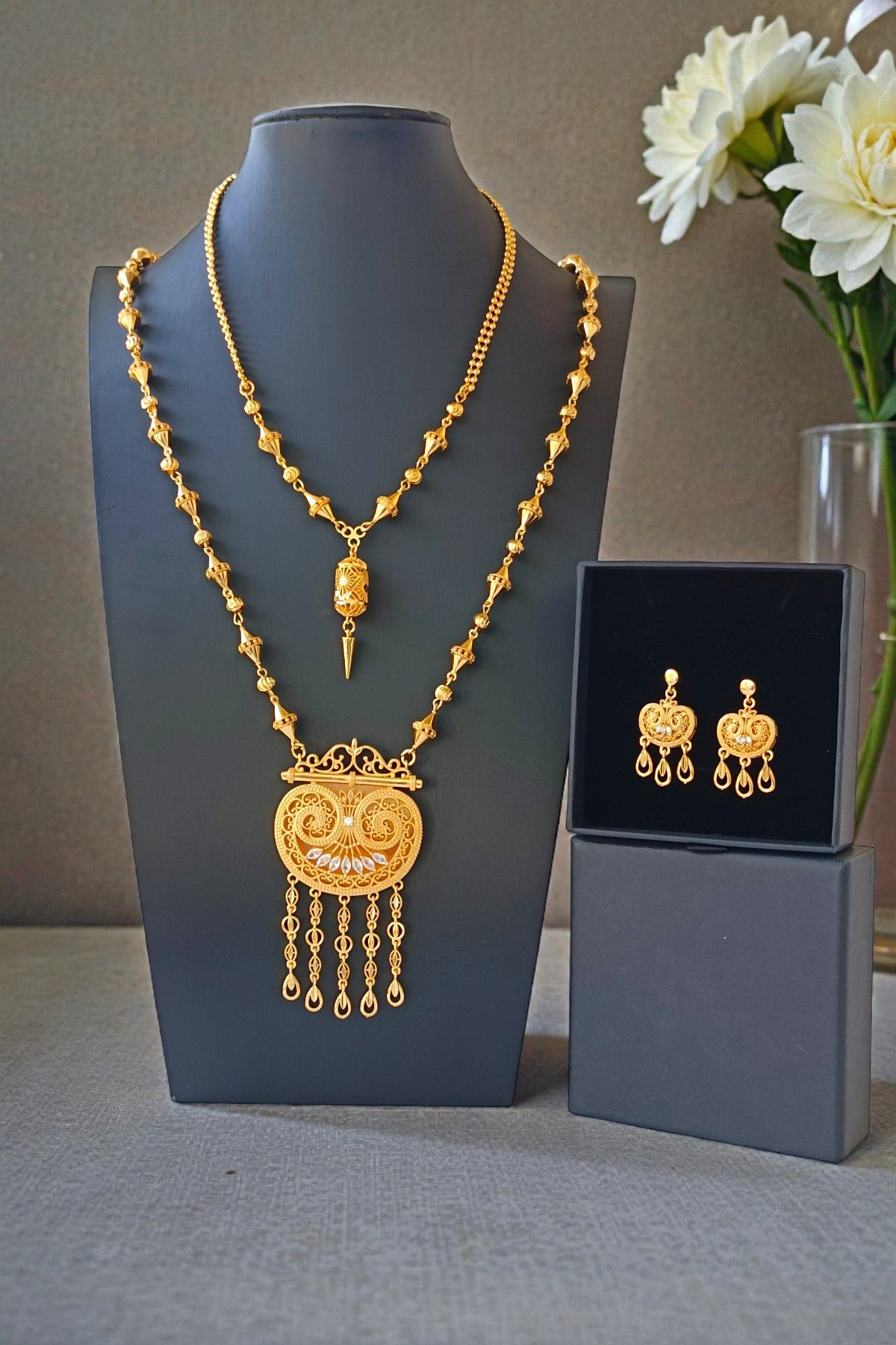 Zabeen Necklace Set
