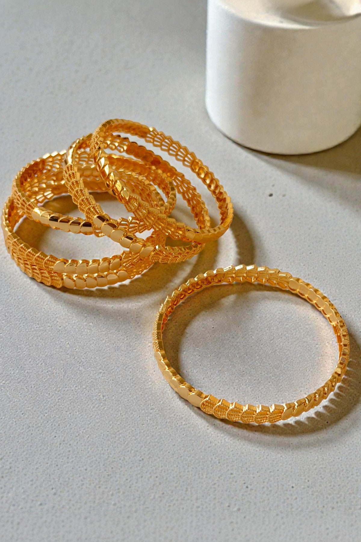 Fawzia Golden Bangles Set
