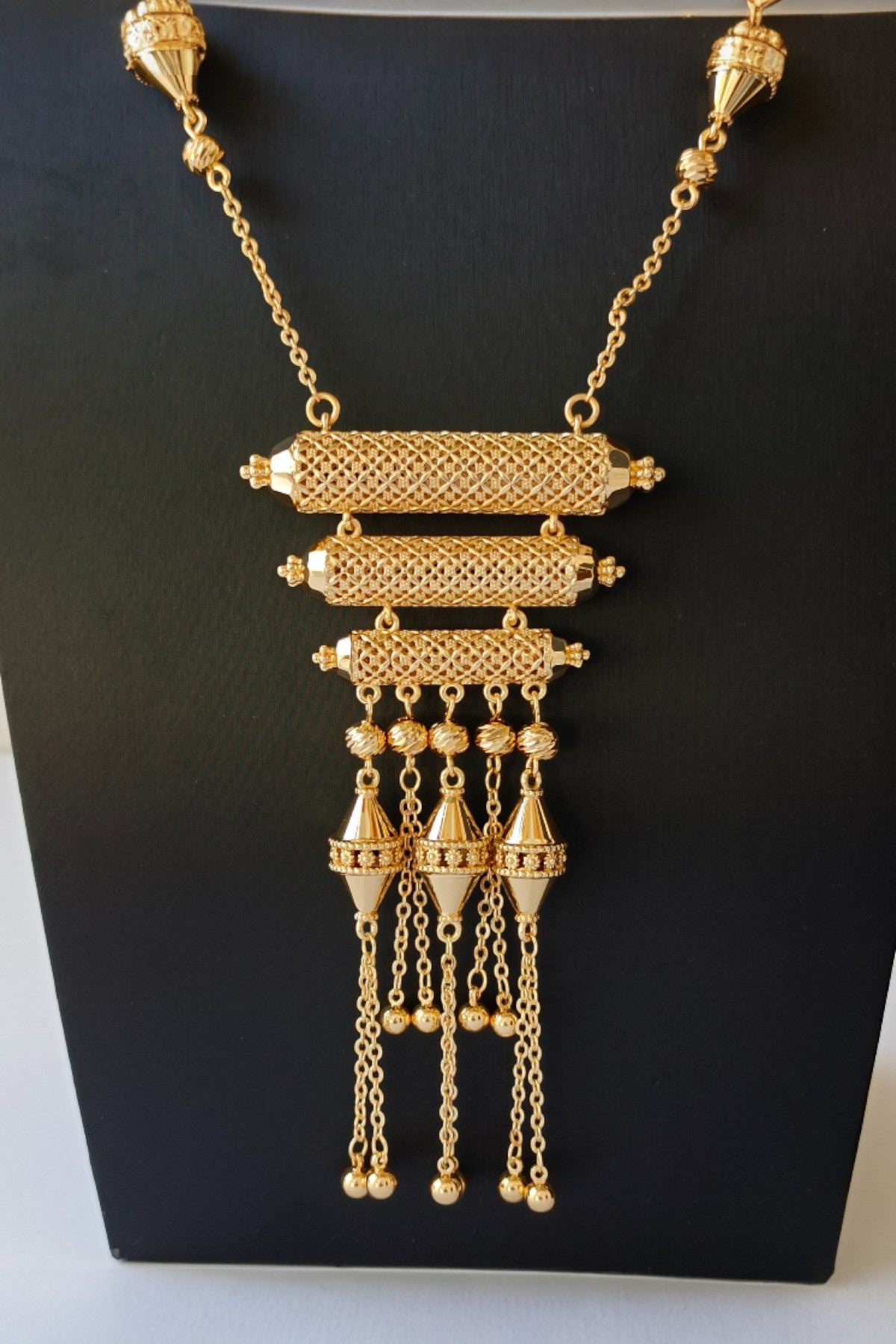 Hind Necklace Set