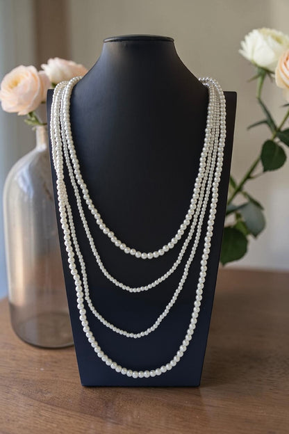 Long garland with pearls