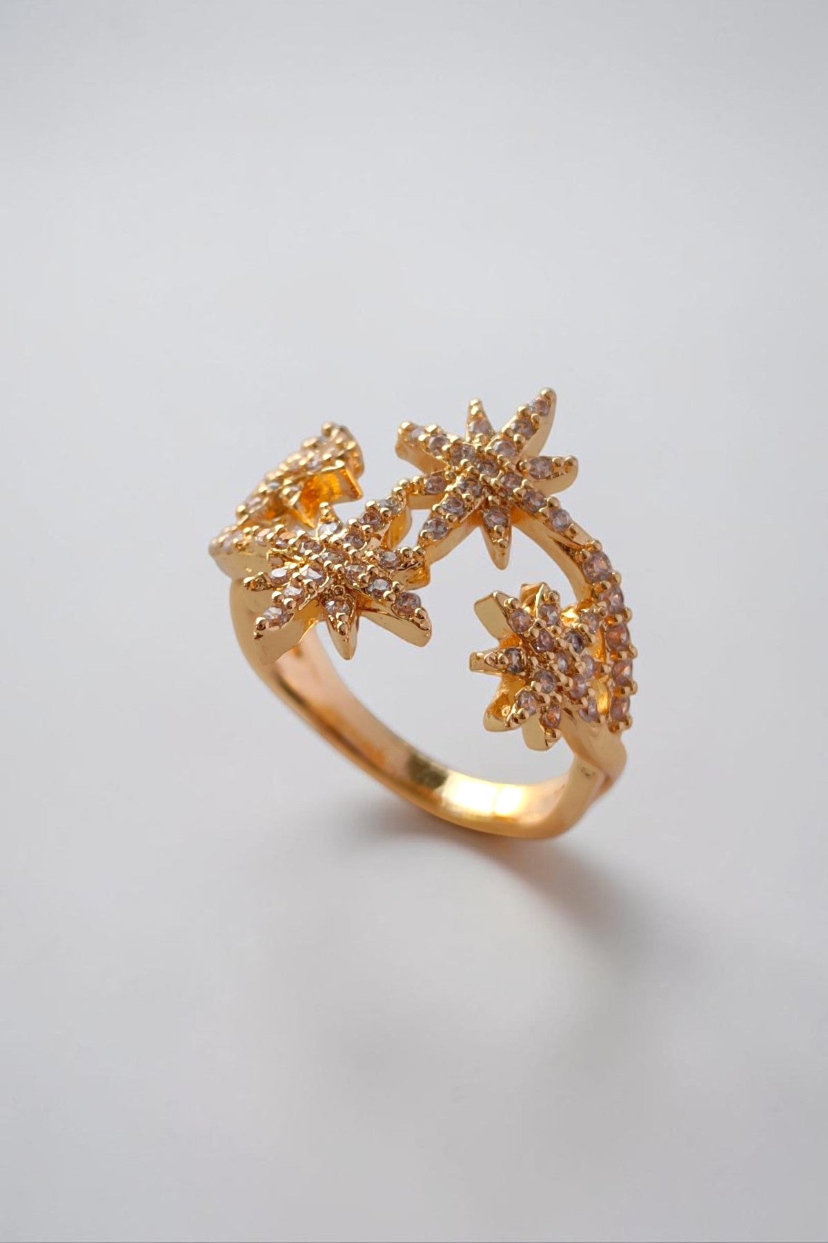 Afsheen golden ring